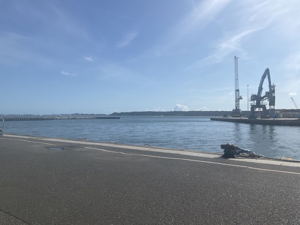 Photo of Poole Quay on a sunny day