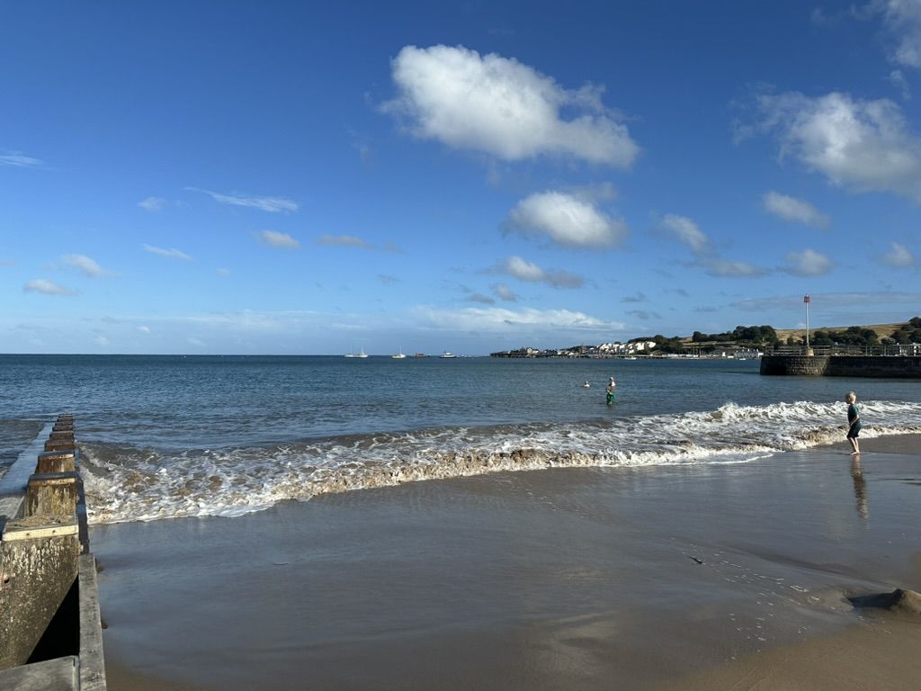 Photo of the beach at Swanage on a sunny day